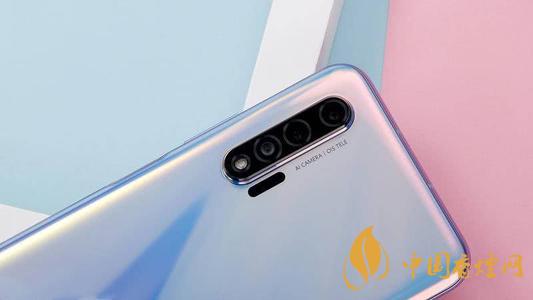華為手機銷量或跌八成！華為手機是否會降價？