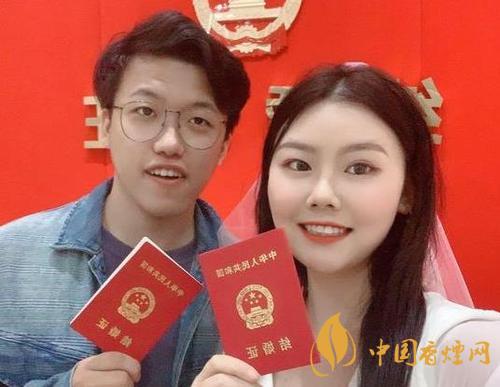 90后同名同姓情侶領(lǐng)證結(jié)婚 太有夫妻緣了！