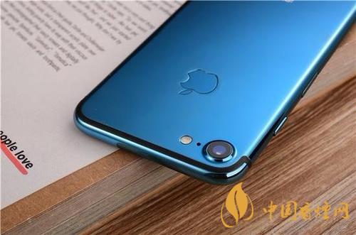 iphone12藍(lán)色好看嗎？ iphone12藍(lán)色和白色哪個(gè)好看？
